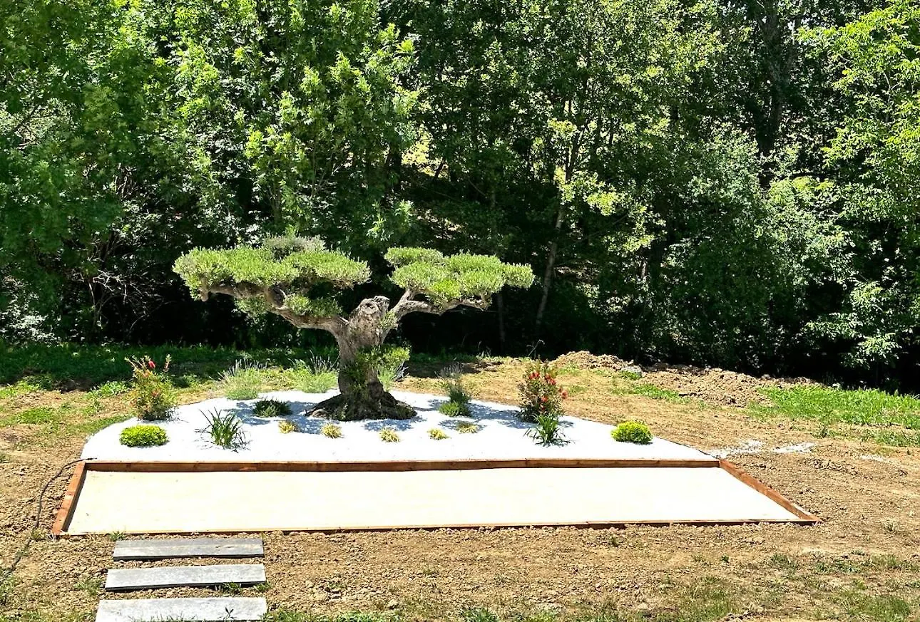 Le Nid Au Jardin 0*, Auterive (Haute-Garonne) Francja